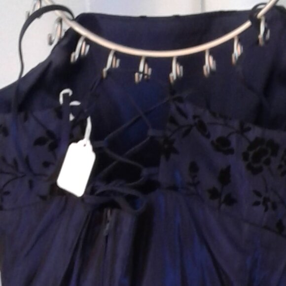 PROM/GRAD DRESS - Picture 8 of 11